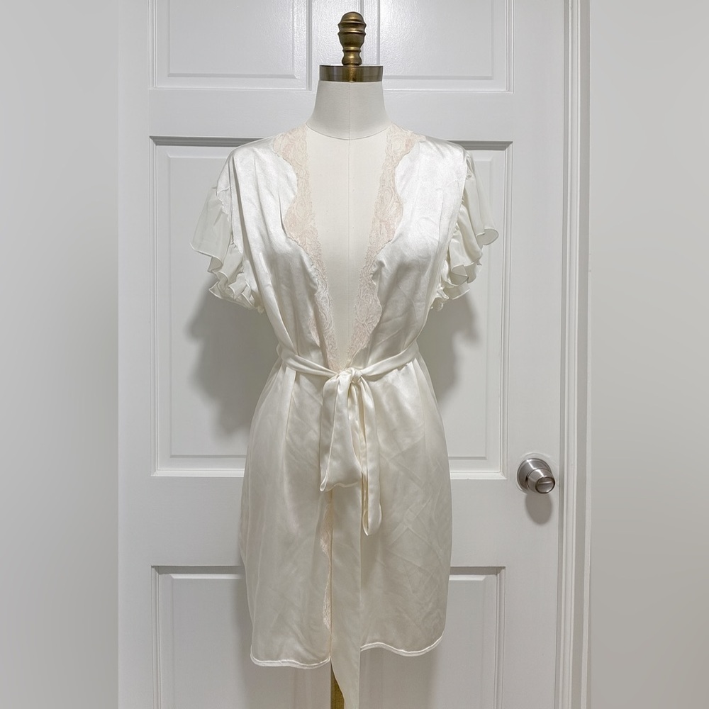 Vintage Ivory Satin Lace Trim Robe with Flutter Sleeves Romantic Bridal NWT S